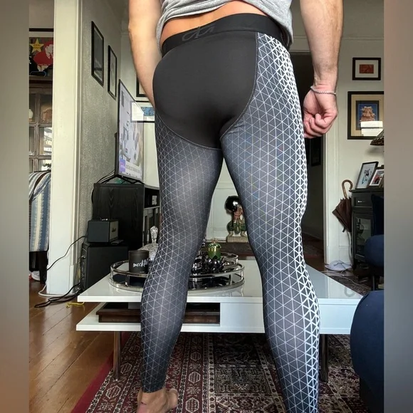 GapFit Compression Tights - Picture 8 of 8